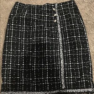 Chic Black and White Tweed Pencil Skirt